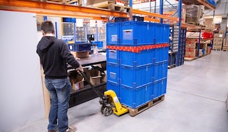 Pompwagens zijn de meest gebruikte apparatuur voor materiaalbehandeling in magazijnen Pompwagens zijn de meest gebruikte apparatuur voor materiaalbehandeling in magazijnen