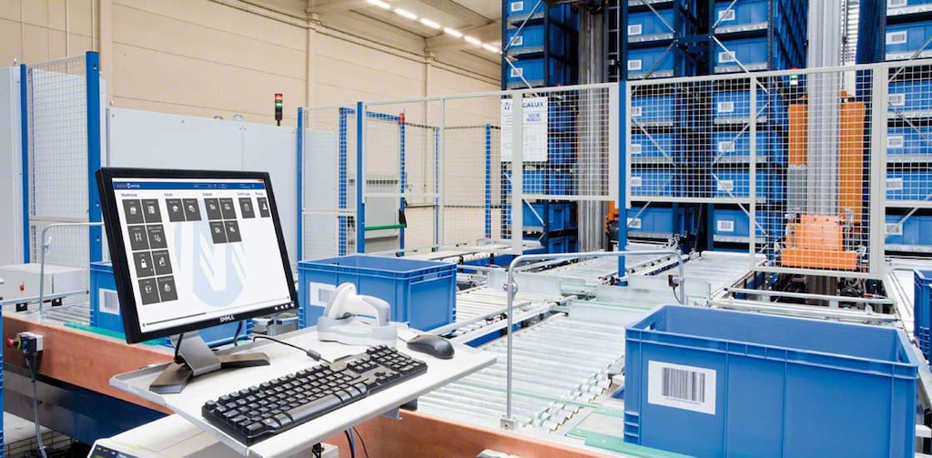 Het Warehouse Management Systeem kan de activiteiten van elk logistiek centrum bewaken, zelfs zonder dat er werknemers aanwezig zijn
