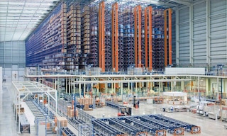 Een hoogwaardig magazijn is een faciliteit waarin alle werkzaamheden zijn geoptimaliseerd Een hoogwaardig magazijn is een faciliteit waarin alle werkzaamheden zijn geoptimaliseerd