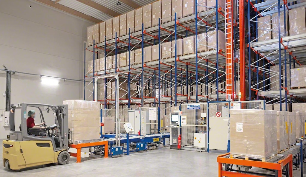 Le Pallet Shuttle automatique est un système de stockage compact qui offre un grand dynamisme dans les entrepôts durables