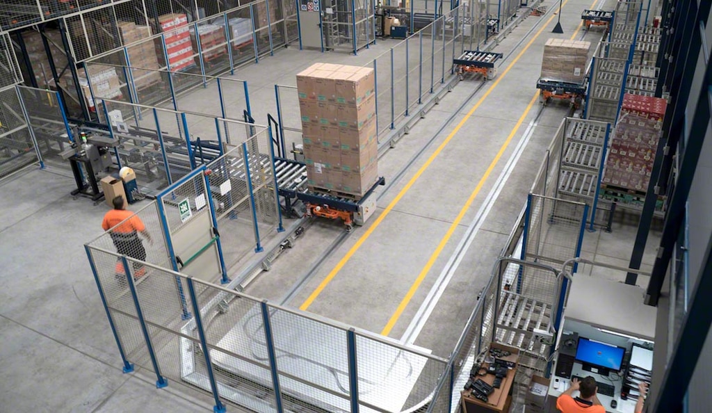 Veiligheidshekwerken zijn essentieel voor de veiligheid van de magazijnmedewerkers in automatische magazijnen