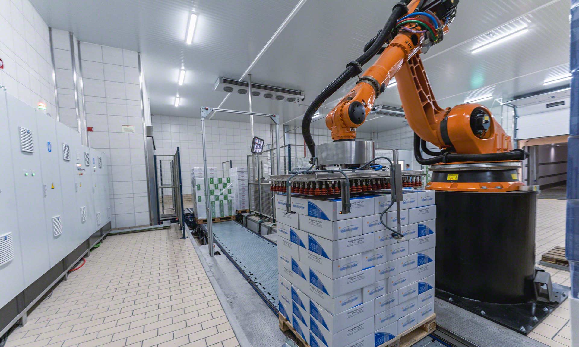 Le robot d'entrepôt apporte rapidité et efficacité aux tâches de stockage et de préparation de commandes Le robot d'entrepôt apporte rapidité et efficacité aux tâches de stockage et de préparation de commandes