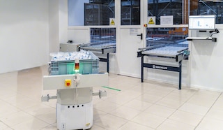 Les robots AIV accélèrent les flux de marchandises dans l'entrepôt