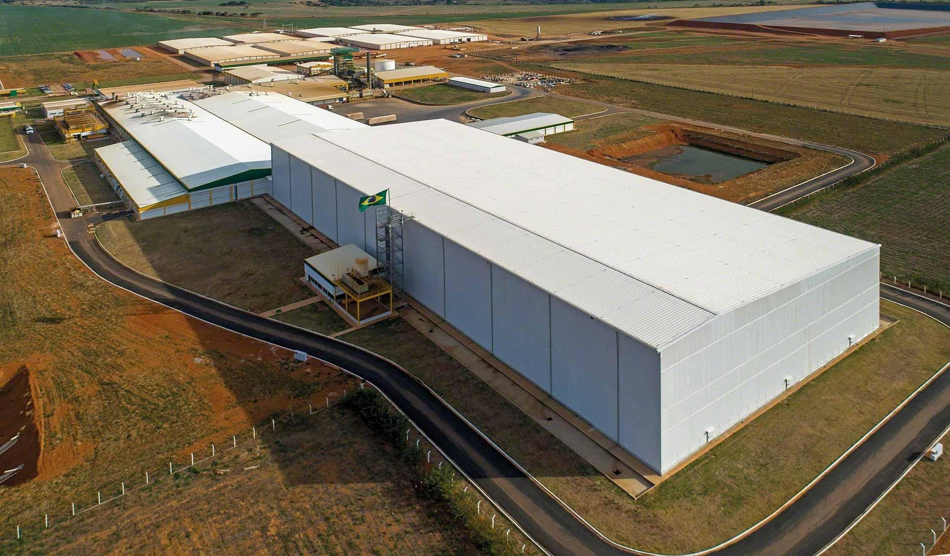 Panoramisch zicht op het smart warehouse van Bem Brasil Panoramisch zicht op het smart warehouse van Bem Brasil