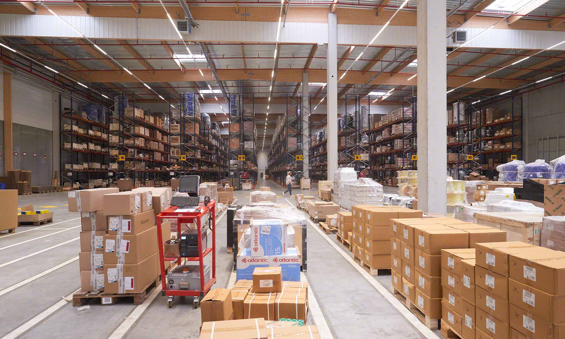 Verpakkingen spelen in de logistiek een belangrijke rol bij de orderverzamelprocessen