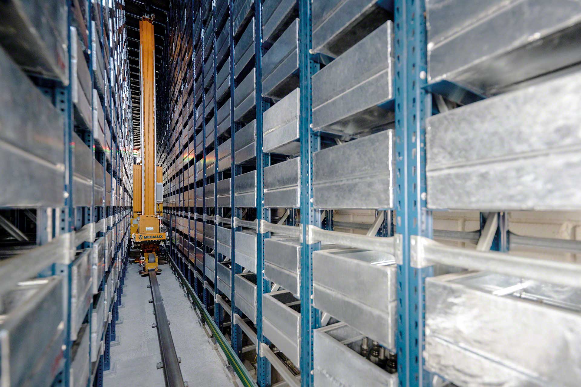 Warehouse Control System Wcs Het Systeem Dat Een Automatisch Magazijn Aanstuurt Mecalux Be