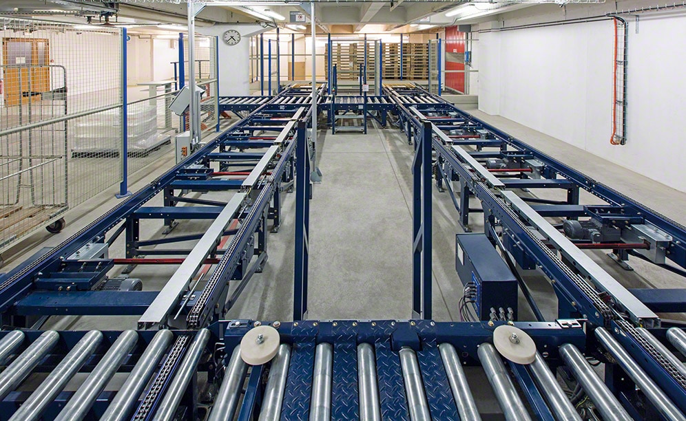 L'entrepôt et le centre de production sont connectés entre eux