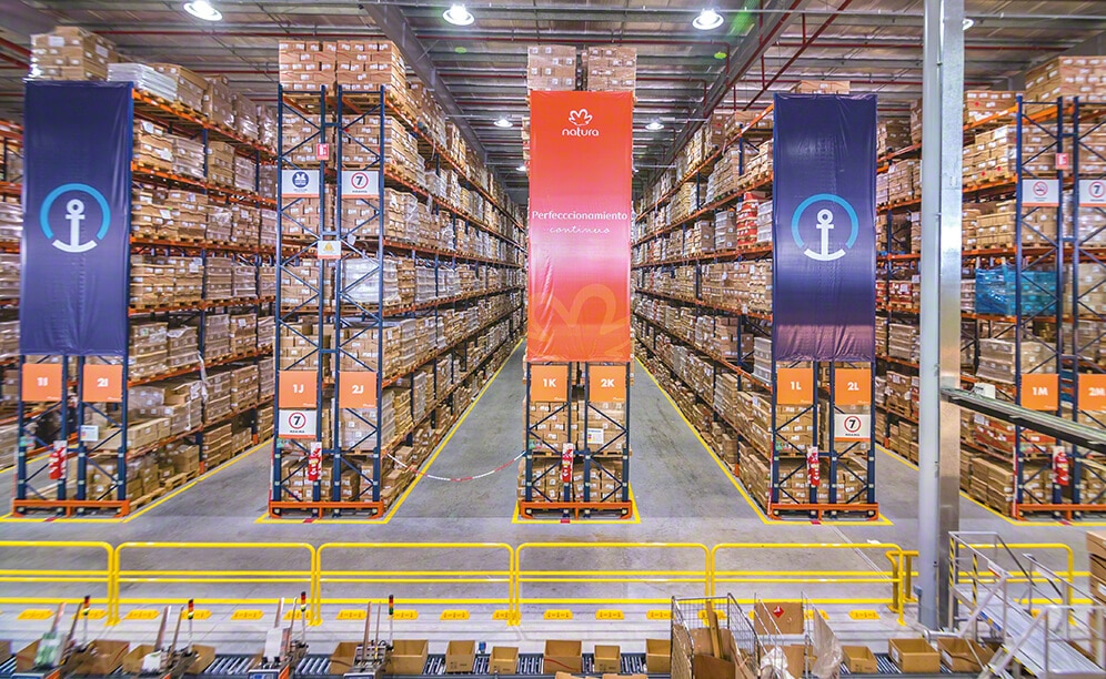 Le leader brézilien du marché des cosmétiques augmente la capacité de son entrepôt de Buenos Aires avec des rayonnages à palettes Le leader brézilien du marché des cosmétiques augmente la capacité de son entrepôt de Buenos Aires avec des rayonnages à palettes
