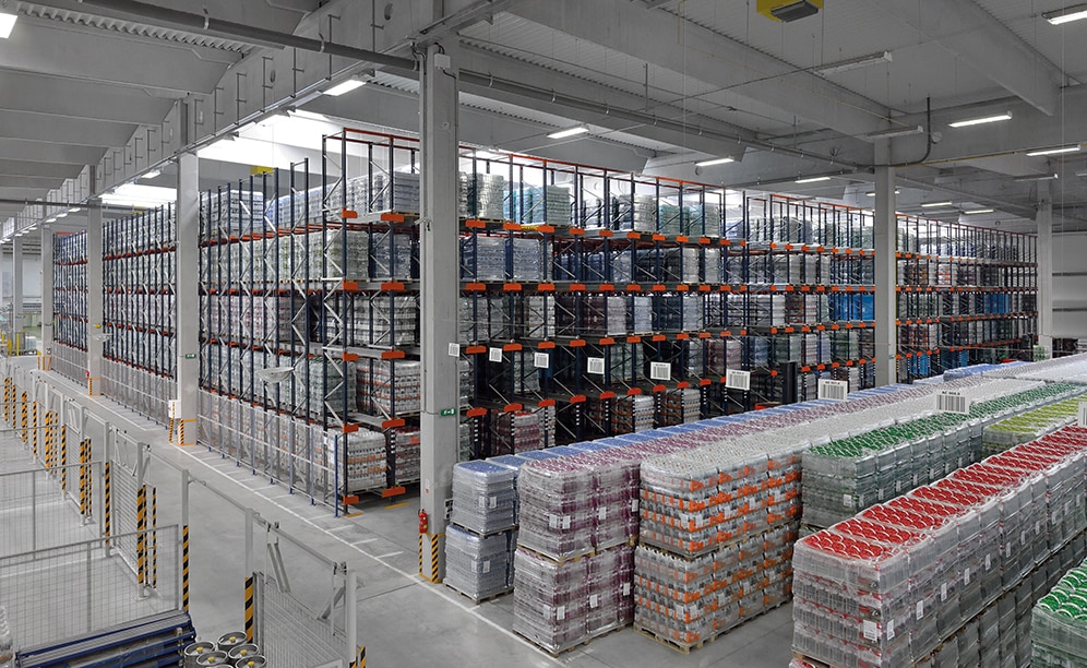 Un opérateur logistique de boissons multiplie sa capacité avec le système Pallet Shuttle et des racks à accumulation de 50 mètres de profondeur