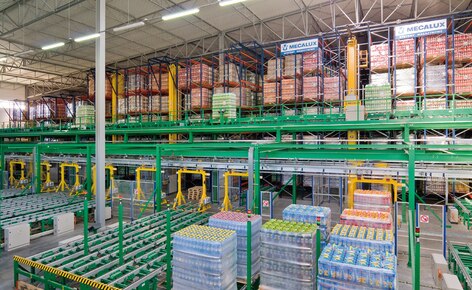 Un entrepôt automatique de haut rendement pour l'un des principaux fabricants de boissons en Pologne Un entrepôt automatique de haut rendement pour l'un des principaux fabricants de boissons en Pologne