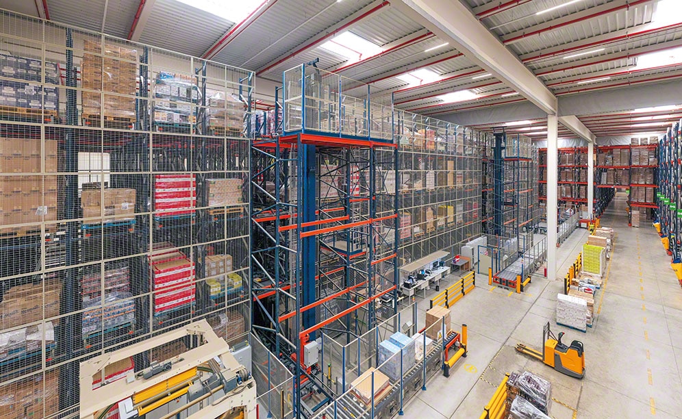 Pallet Shuttle automatique avec navettes de l'opérateur logistique Luís Simões Pallet Shuttle automatique avec navettes de l'opérateur logistique Luís Simões