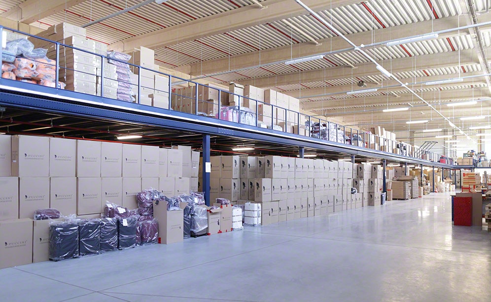La plateforme occupe 3 300 m² de l'entrepôt