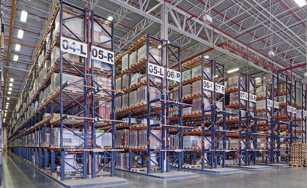 Le succès d'Interlake Mecalux et Porcelanosa Grupo aux États-Unis Le succès d'Interlake Mecalux et Porcelanosa Grupo aux États-Unis