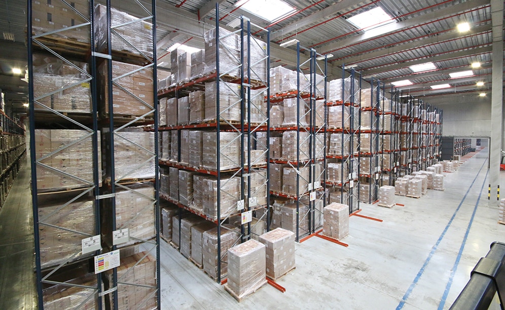 L’entrepôt de SAGA a France peut stocker plus de 42 000 palettes
