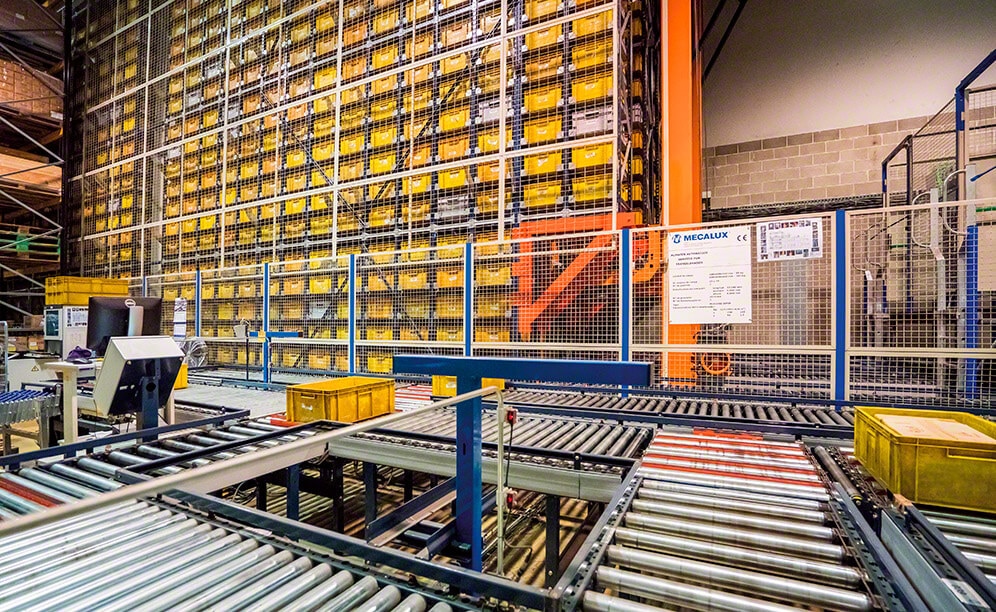 JCH, leader dans le domaine de la climatisation améliore la capacité de stockage et de picking de son entrepôt de composants à Barcelone avec un transstockeur automatique JCH, leader dans le domaine de la climatisation améliore la capacité de stockage et de picking de son entrepôt de composants à Barcelone avec un transstockeur automatique