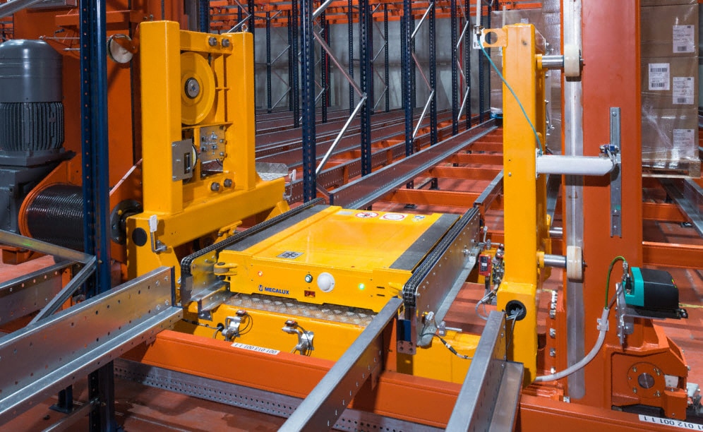 Rapidité et utilisation optimale de l'espace de stockage dans le nouveau magasin automatique Pallet Shuttle de UNITED CAPS au Luxembourg Rapidité et utilisation optimale de l'espace de stockage dans le nouveau magasin automatique Pallet Shuttle de UNITED CAPS au Luxembourg