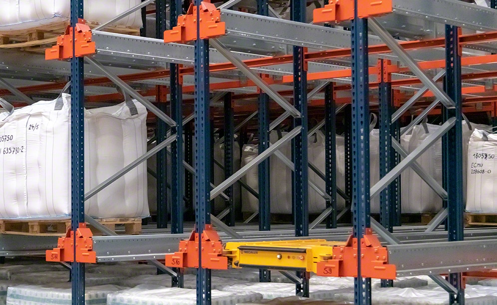 Système Pallet Shuttle semiautomatique dans l'entrepôt de Zuidnatie en Belgique Système Pallet Shuttle semiautomatique dans l'entrepôt de Zuidnatie en Belgique