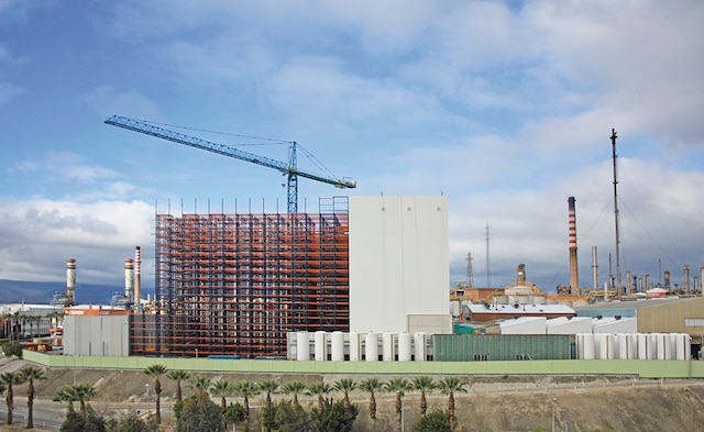 Mecalux voorgesteld een automatisch hoogbouwmagazijn van 37 m hoog te bouwen, met een opslagcapaciteit van meer dan 28.000 pallets