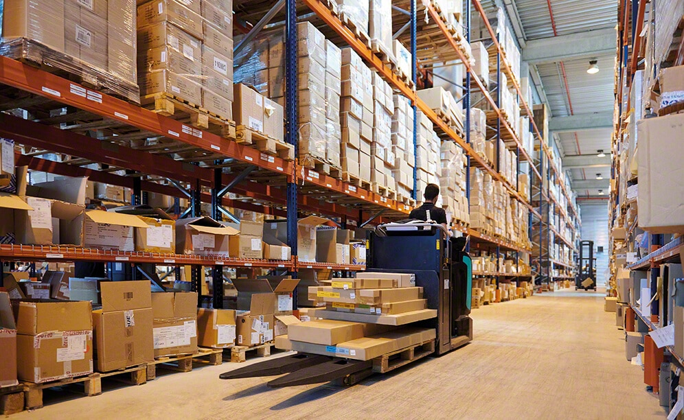Het magazijn van e-commerce of webwinkel Sergent Major: de kindermodespecialist Het magazijn van e-commerce of webwinkel Sergent Major: de kindermodespecialist