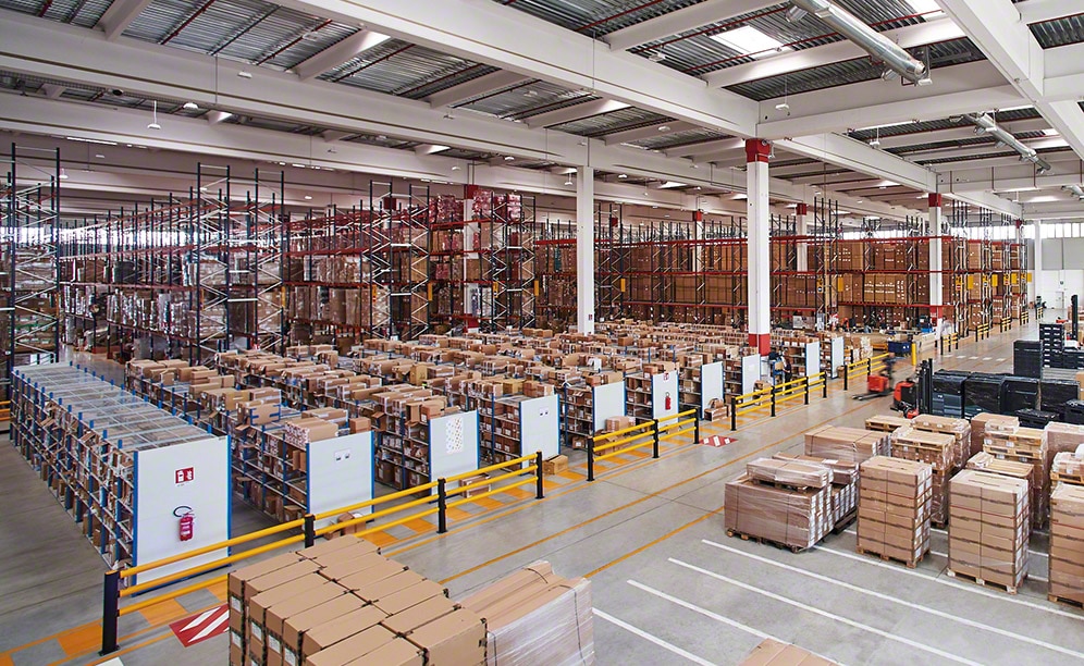 Decathlon opent drie nieuwe, door Mecalux ingerichte, magazijnen in Italië Decathlon opent drie nieuwe, door Mecalux ingerichte, magazijnen in Italië