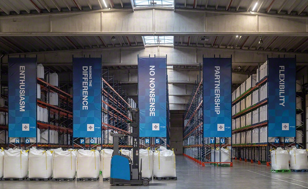 Palletstellingen bedoelt voor de opslag van chemische producten Palletstellingen bedoelt voor de opslag van chemische producten