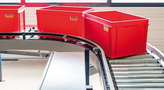 Cet agrandissement a augmenté la capacité de stockage de l'entrepôt Cet agrandissement a augmenté la capacité de stockage de l'entrepôt