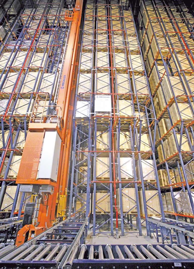 Hoogbouwmagazijn voor de farmaceutische industrie