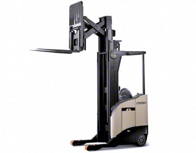 Bij deze reachtruck zijn het de vorken die intrekbaar zijn. (afbeelding ter beschikking gesteld door Crown)