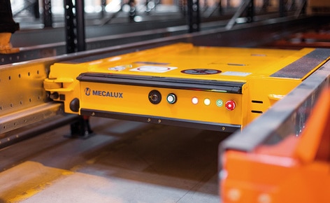 Gémo, distributeur spécialisée dans la mode, associe Pallet Shuttle semi-automatique à haute densité, rayonnages à palettes et étagères pour picking afin d'augmenter les performances Gémo, distributeur spécialisée dans la mode, associe Pallet Shuttle semi-automatique à haute densité, rayonnages à palettes et étagères pour picking afin d'augmenter les performances
