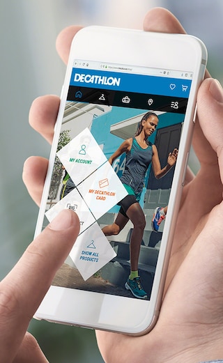 Rayonnages pour picking dans l'entrepôt de vente en ligne de Decathlon