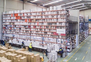 Walkways between racking units optimize warehouse space Walkways between racking units optimize warehouse space