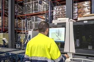 Digital twin technology uses virtual replicas of the warehouse to detect opportunities for improvement