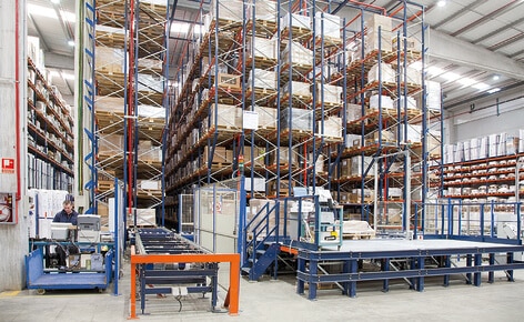 Stockage combiné avec système de picking pour optimiser le centre logistique de Industrias Cosmic Stockage combiné avec système de picking pour optimiser le centre logistique de Industrias Cosmic