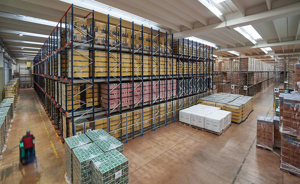 Un entrepôt d’opérateur logistique pouvant accueillir plus de 3 000 palettes