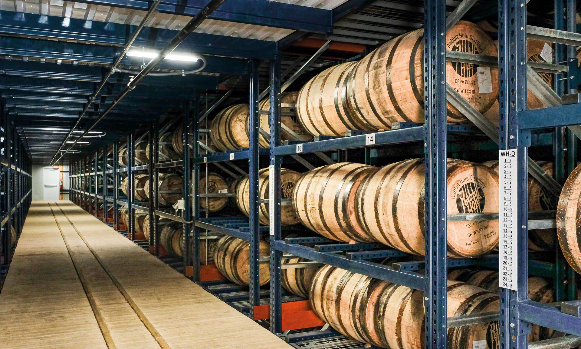 Rabbit Hole Distillery : un entrepôt à haute densité de tonneaux bourbon