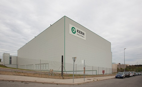Mecalux a construit un nouvel entrepôt autoportant de 2000 m², 26 m de haut et 84 m de long