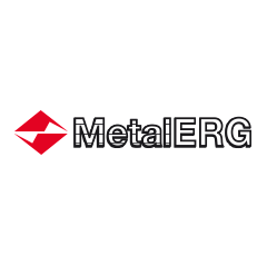 Stockage de profilés métalliques dans l'entrepôt de production de MetalERG en Pologne Stockage de profilés métalliques dans l'entrepôt de production de MetalERG en Pologne