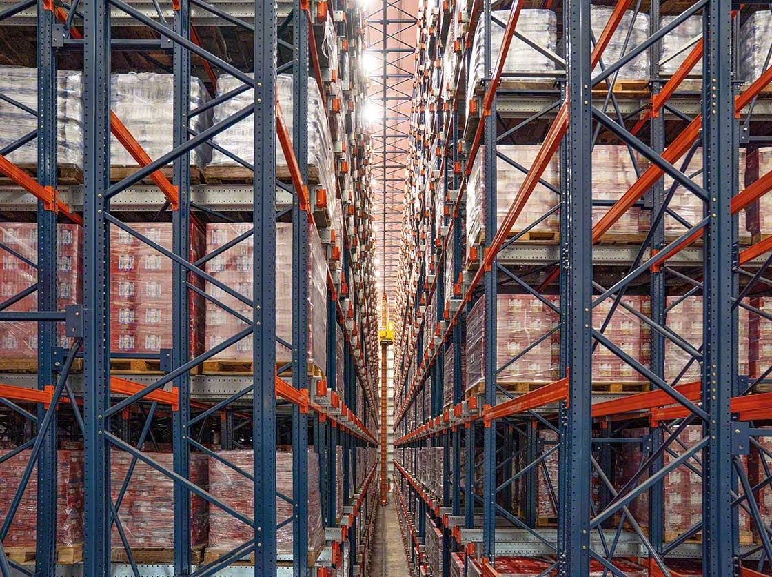 Grupo Rica versterkt hun logistiek met het eerste automatische magazijn in de Dominicaanse Republiek.