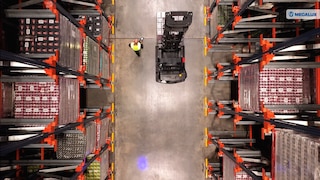 Mecalux optimaliseert de opslag van dranken voor Coca-Cola HBC met de Pallet Shuttle-technologie