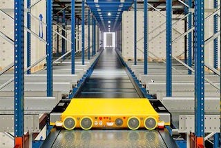 De 3D shuttle gaat elders aan de slag na het afzetten van de pallet