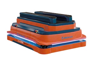 De AMR 1500 met hefplatform kan ladingen overbrengen naar vaste platforms of transportbanden