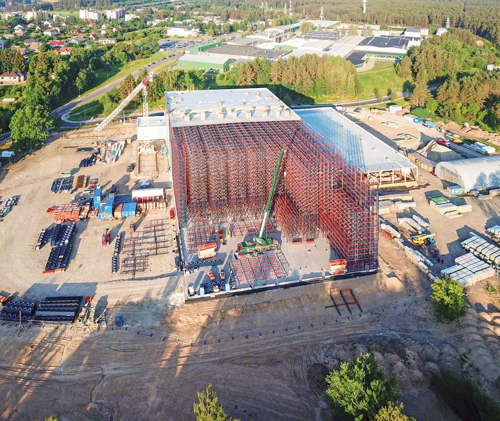 Het nieuwe geautomatiseerde complex van Intersurgical in Litouwen dient als logistieke hub