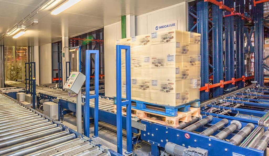 Rollenbanen versnellen de verplaatsing van laadeenheden tussen magazijnen