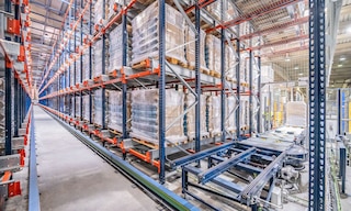 Grupo Envases automatise son entrepôt de couvercles en fer-blanc issus de la production