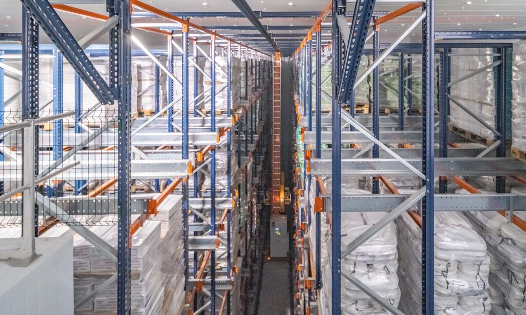 Le nouvel entrepôt automatisé stockera les boîtes de conserve de fruits de mer à Rianxo