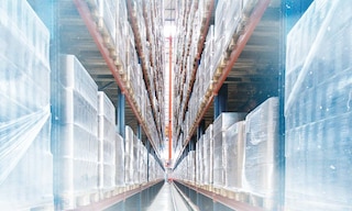 L'entrepôt automatisé et antisismique d'Eurofrigo destiné aux produits surgelés L'entrepôt automatisé et antisismique d'Eurofrigo destiné aux produits surgelés