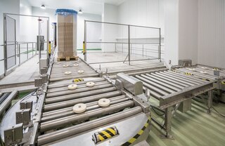 Les convoyeurs à rouleaux en acier inoxydable offrent une excellente résistance à la corrosion