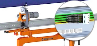 Les rails aériens sont attachés au plafond du local ou à une structure surélevée