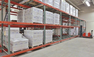 College of DuPage optimise le stockage du papier et des fournitures grâce à Mecalux