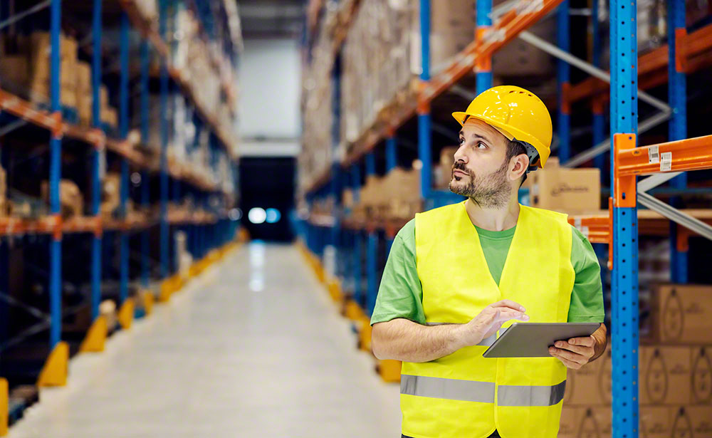 Les opérateurs de Yari préparent davantage de commandes grâce à Easy WMS